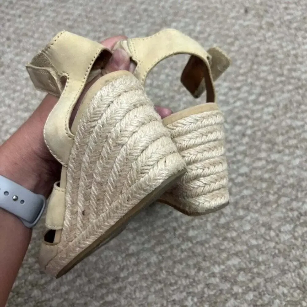 Lucky Brand  Mendona Espadrille Wedge Sandal heels size 7 cream tan